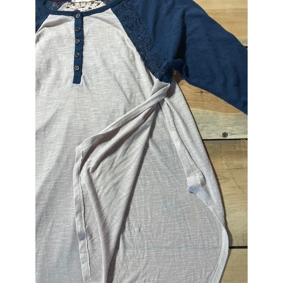 Altar'd State Women's Baseball Style Tshirt. Lace & crochet detailed back. Small - Picture 3 of 6